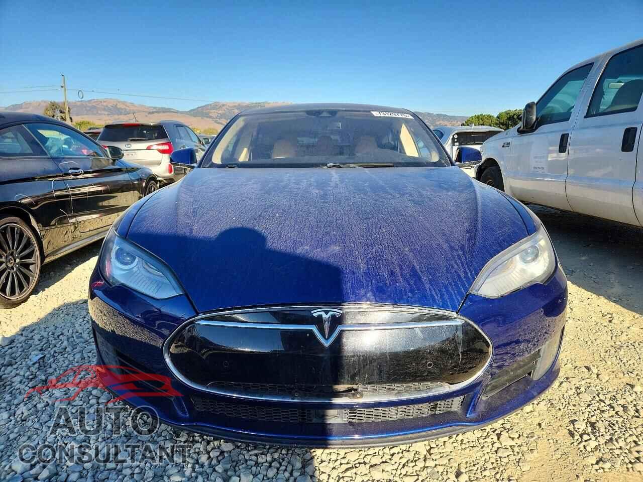 TESLA MODEL S 2015 - 5YJSA1E18FF105165
