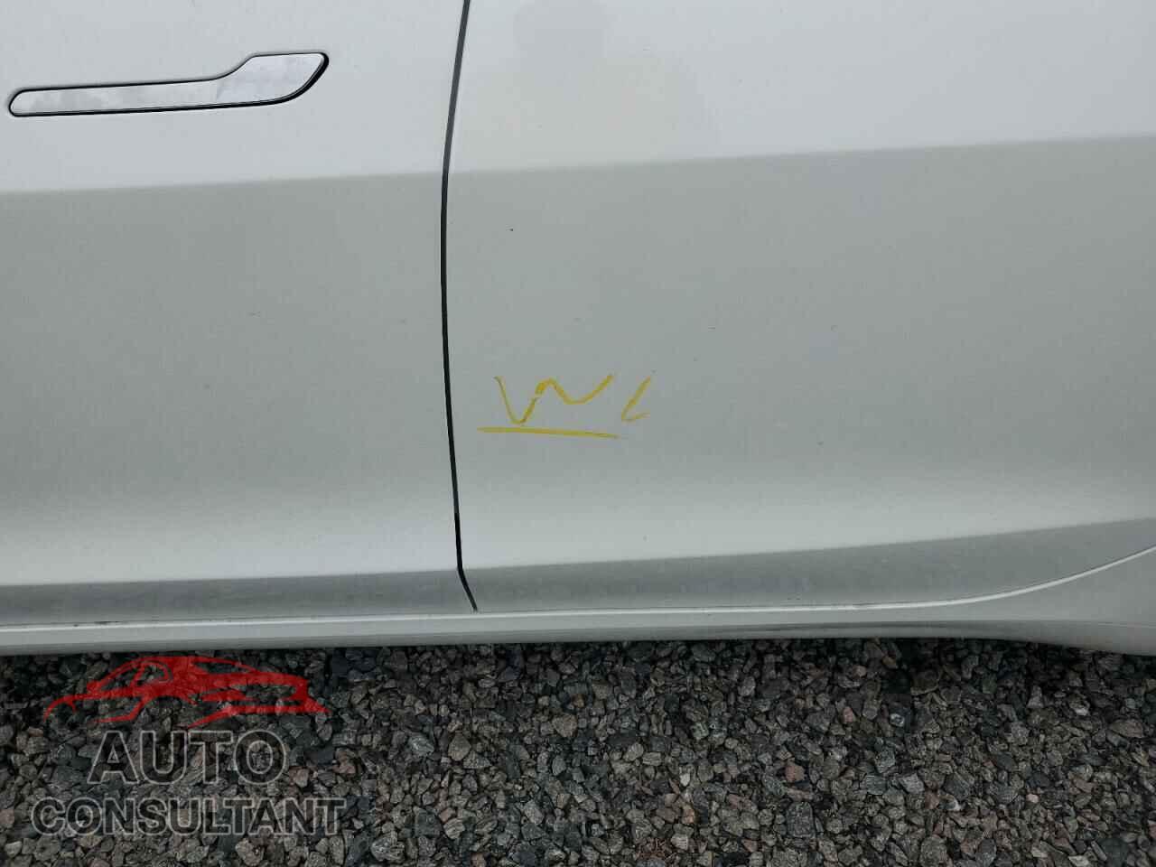 TESLA MODEL 3 2018 - 5YJ3E1EA4JF033012