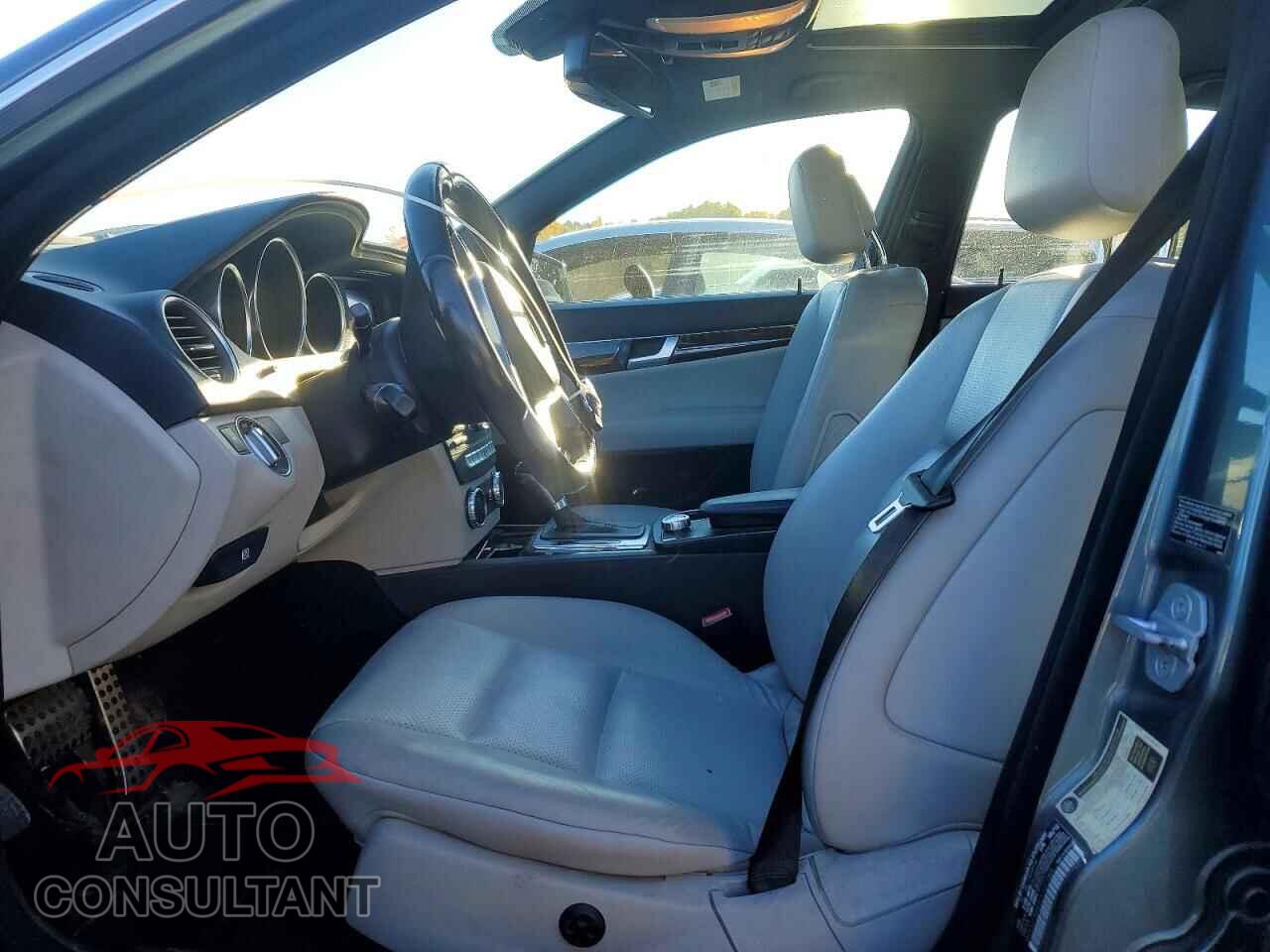 MERCEDES-BENZ C-CLASS 2012 - WDDGF8BB3CF927253