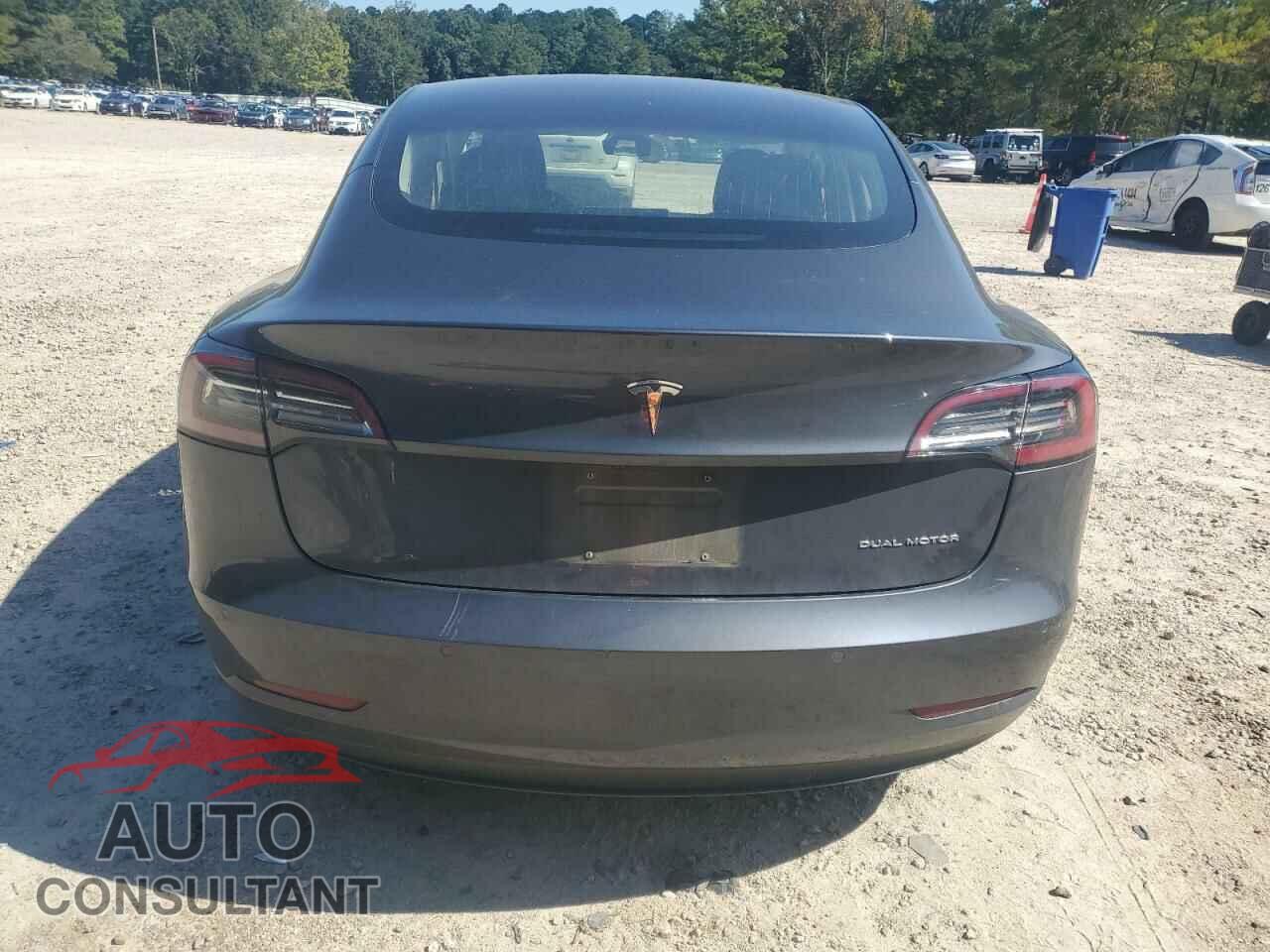 TESLA MODEL 3 2018 - 5YJ3E1EB2JF145395