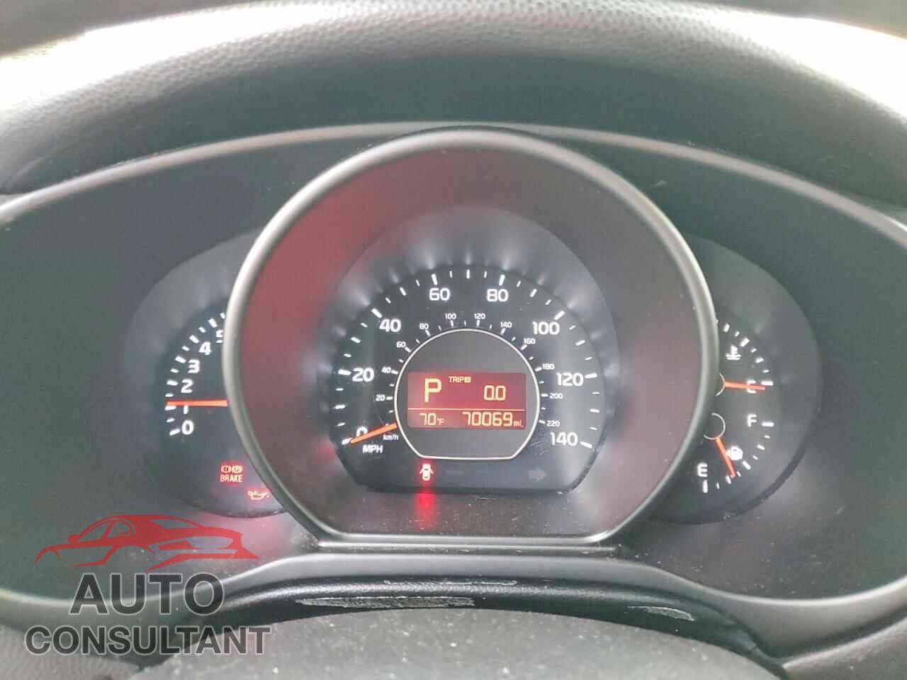 KIA SOUL 2017 - KNDJN2A28H7474475