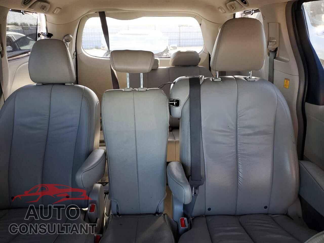 TOYOTA SIENNA 2012 - 5TDYK3DC5CS232601