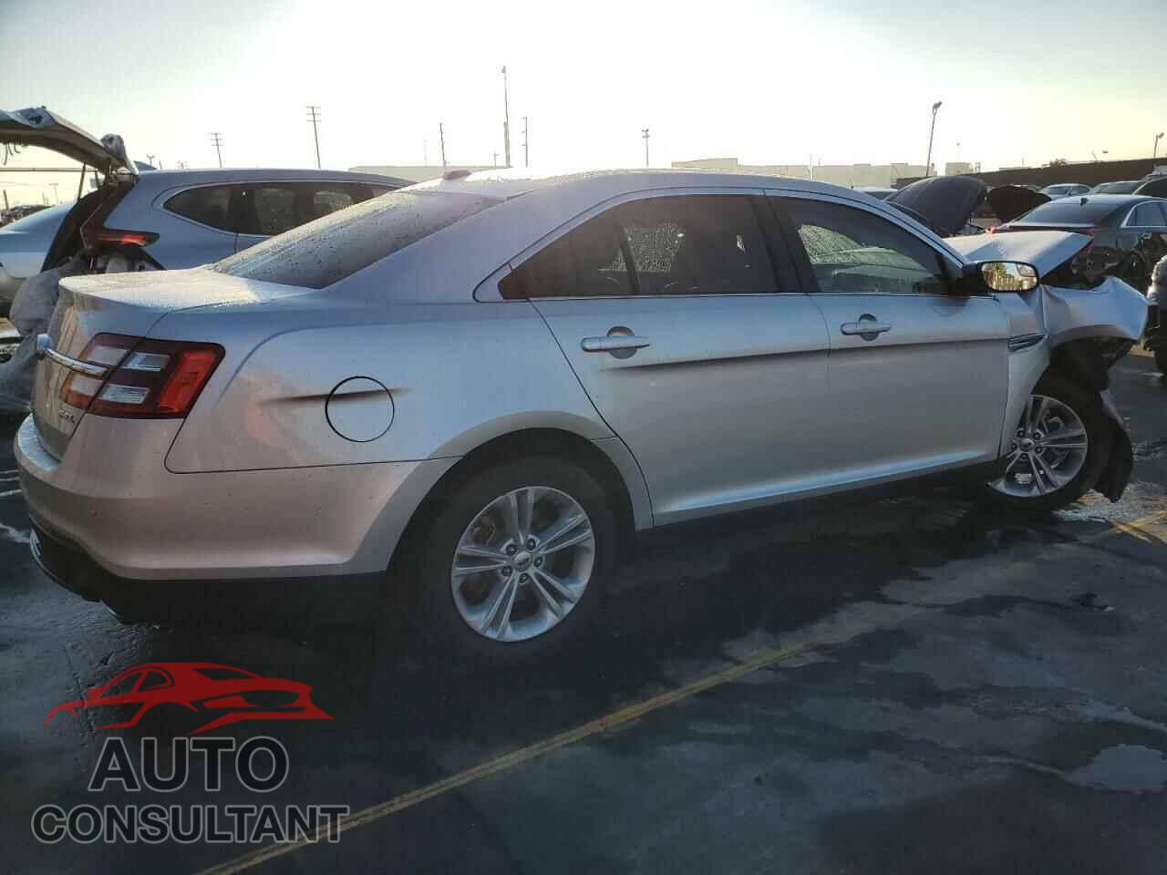 FORD TAURUS 2017 - 1FAHP2E89HG117268