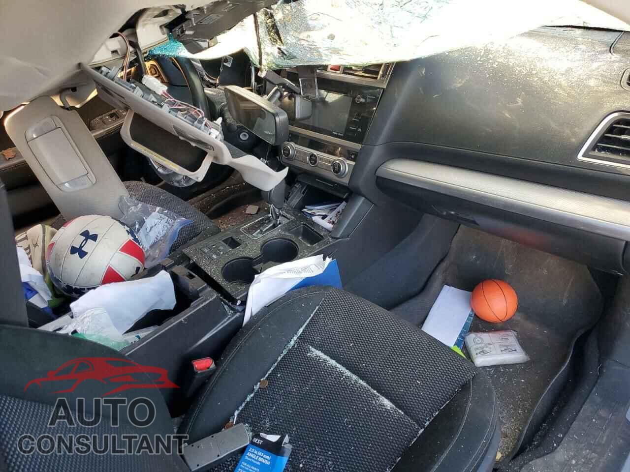 SUBARU OUTBACK 2017 - 4S4BSAFC8H3237643