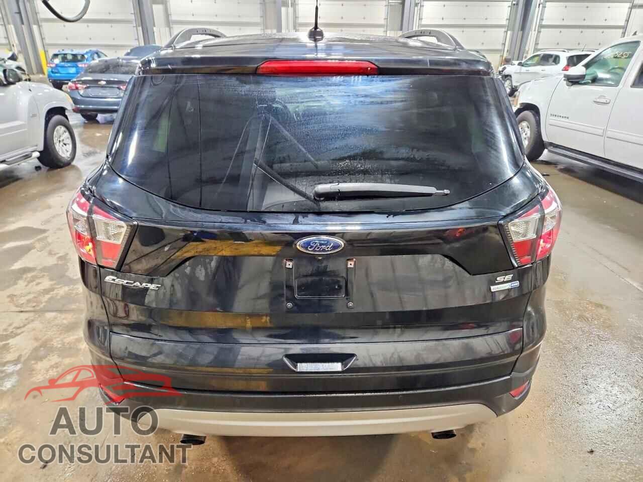 FORD ESCAPE 2017 - 1FMCU9GD5HUD52182