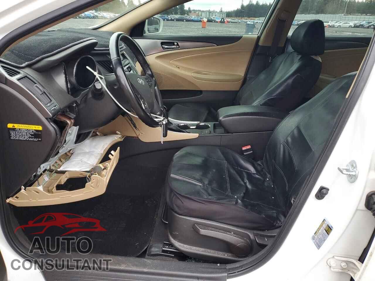 HYUNDAI SONATA 2013 - KMHEC4A48DA068614