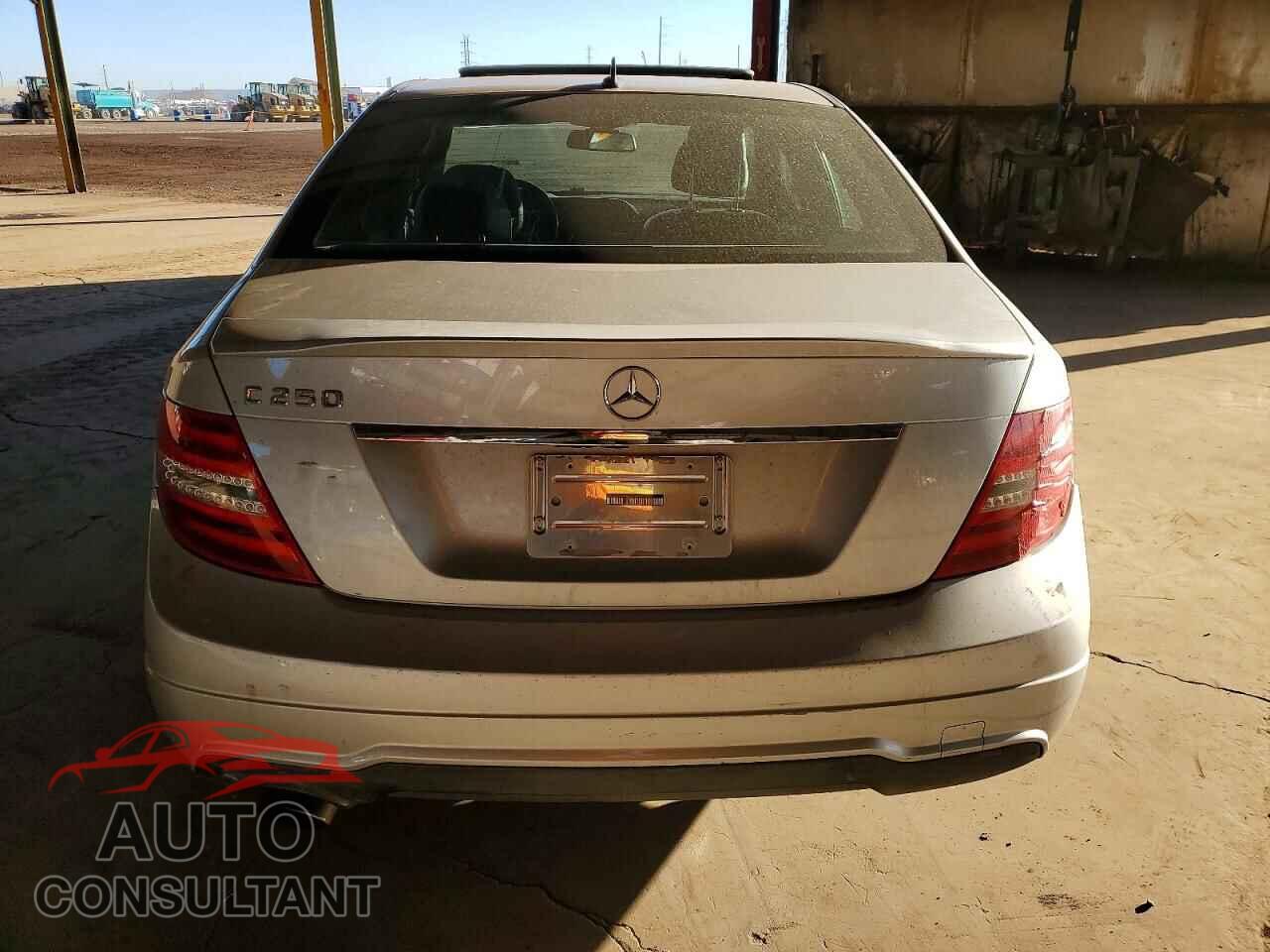 MERCEDES-BENZ C-CLASS 2013 - WDDGF4HBXDA792562