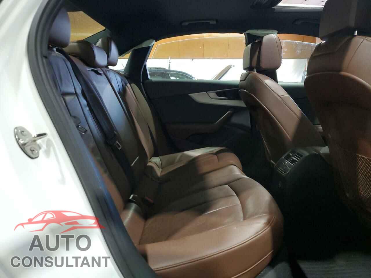 AUDI A4 2017 - WAUDNAF42HN056231