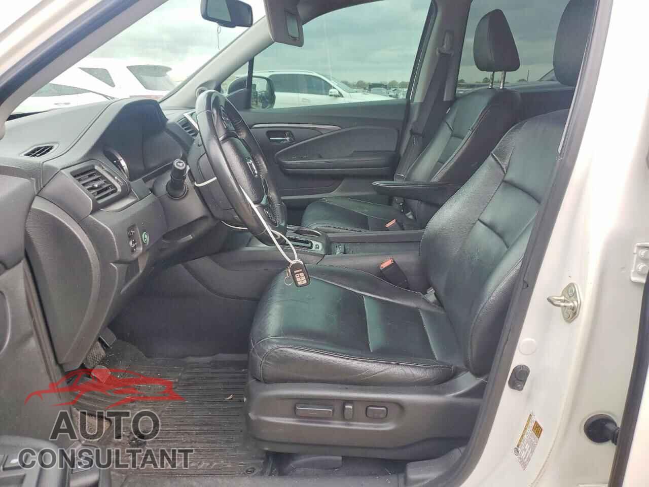 HONDA PILOT 2017 - 5FNYF5H77HB013874
