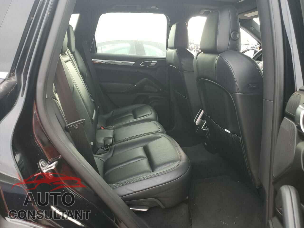 PORSCHE CAYENNE 2016 - WP1AA2A21GLA03963