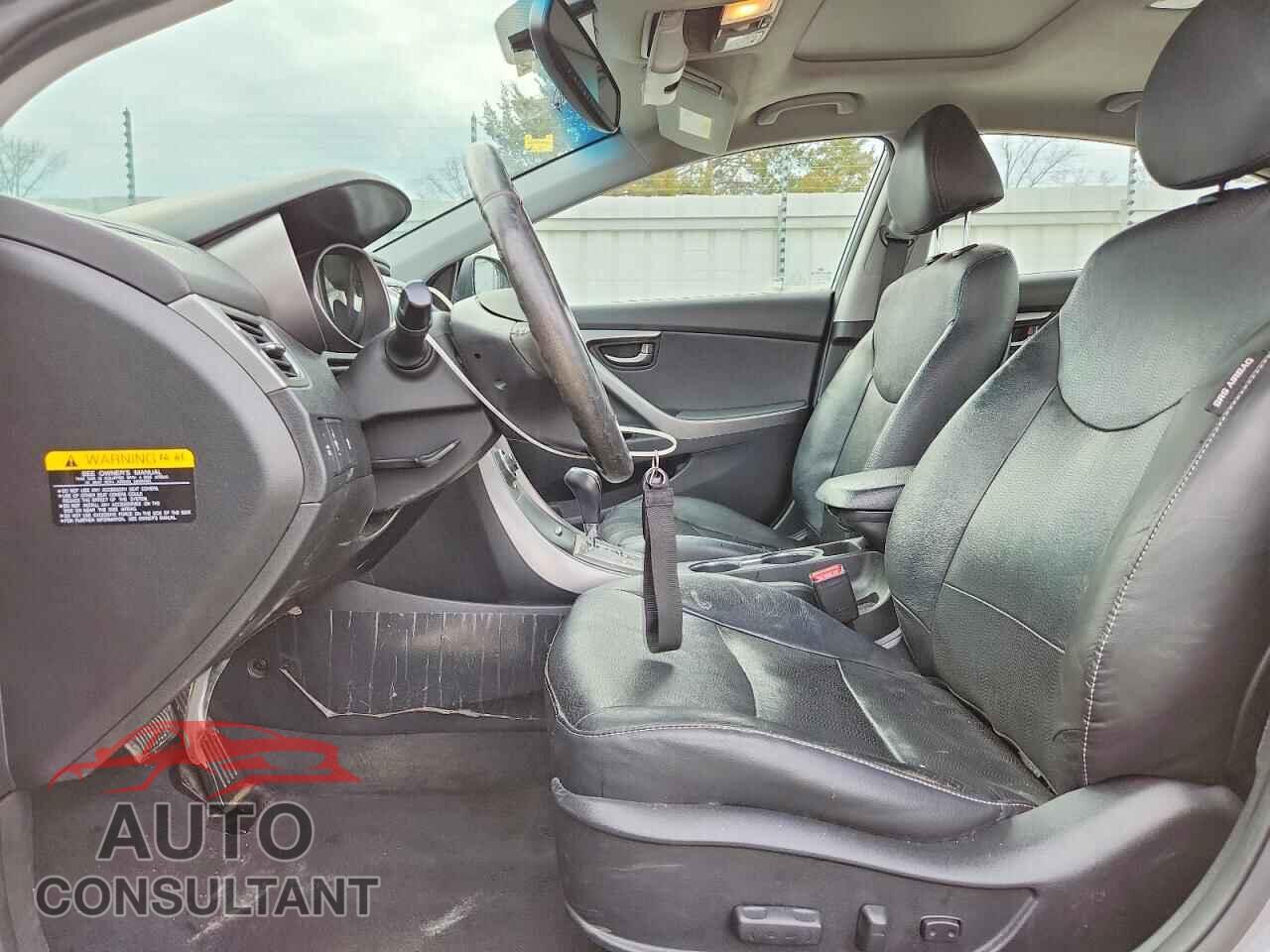 HYUNDAI ELANTRA 2013 - KMHDH4AE2DU670641
