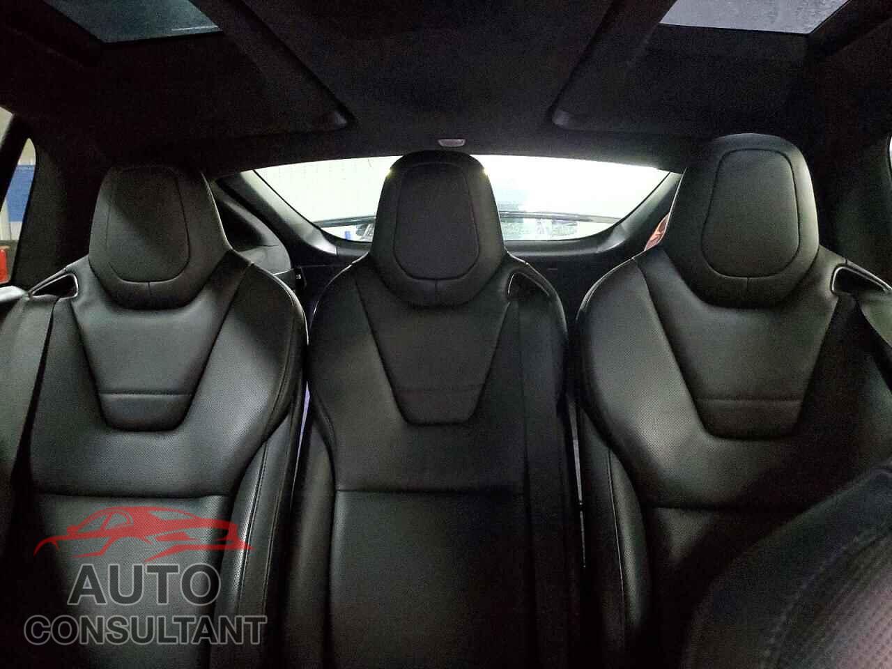 TESLA MODEL X 2016 - 5YJXCAE21GF005368
