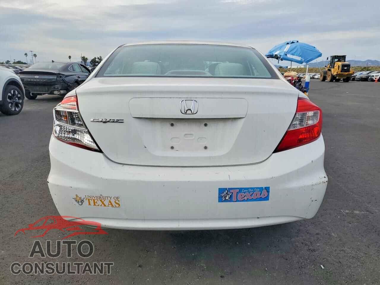 HONDA CIVIC 2012 - 2HGFB2F58CH584474