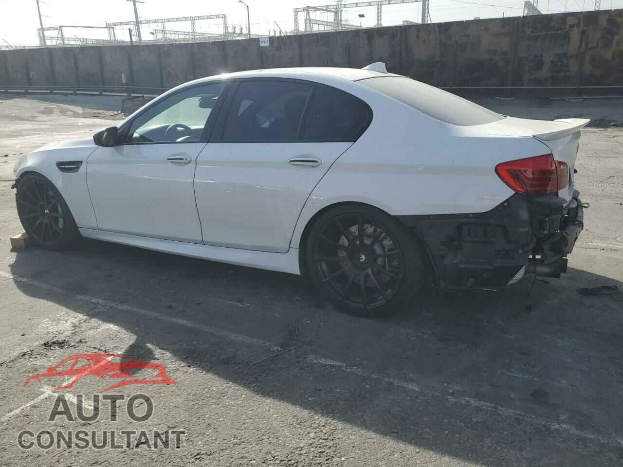 BMW M5 2014 - WBSFV9C56ED097642