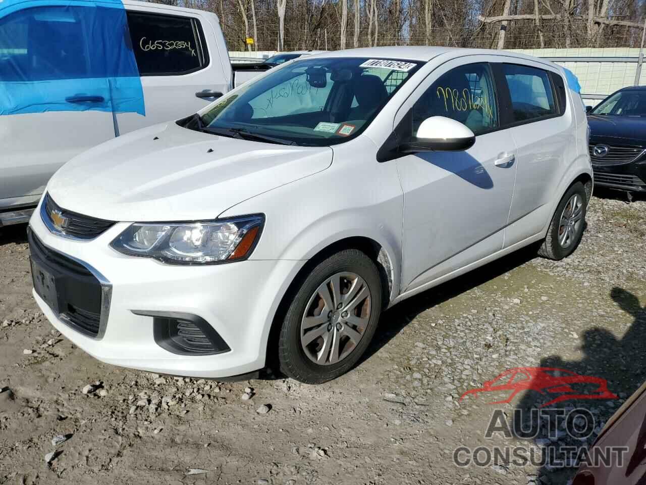 CHEVROLET SONIC 2018 - 1G1JG6SH2J4110170