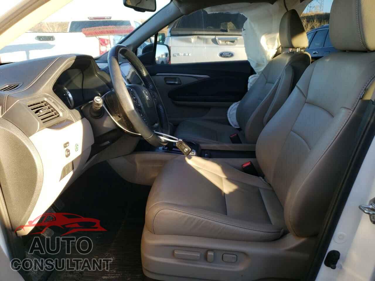 HONDA PILOT 2017 - 5FNYF6H57HB054574