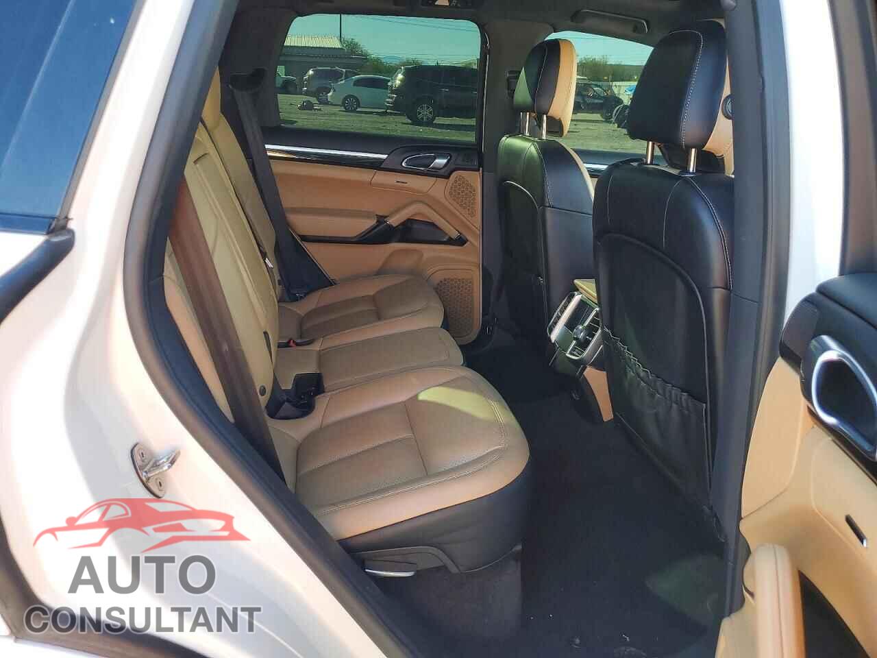 PORSCHE CAYENNE 2018 - WP1AA2A22JKA02088