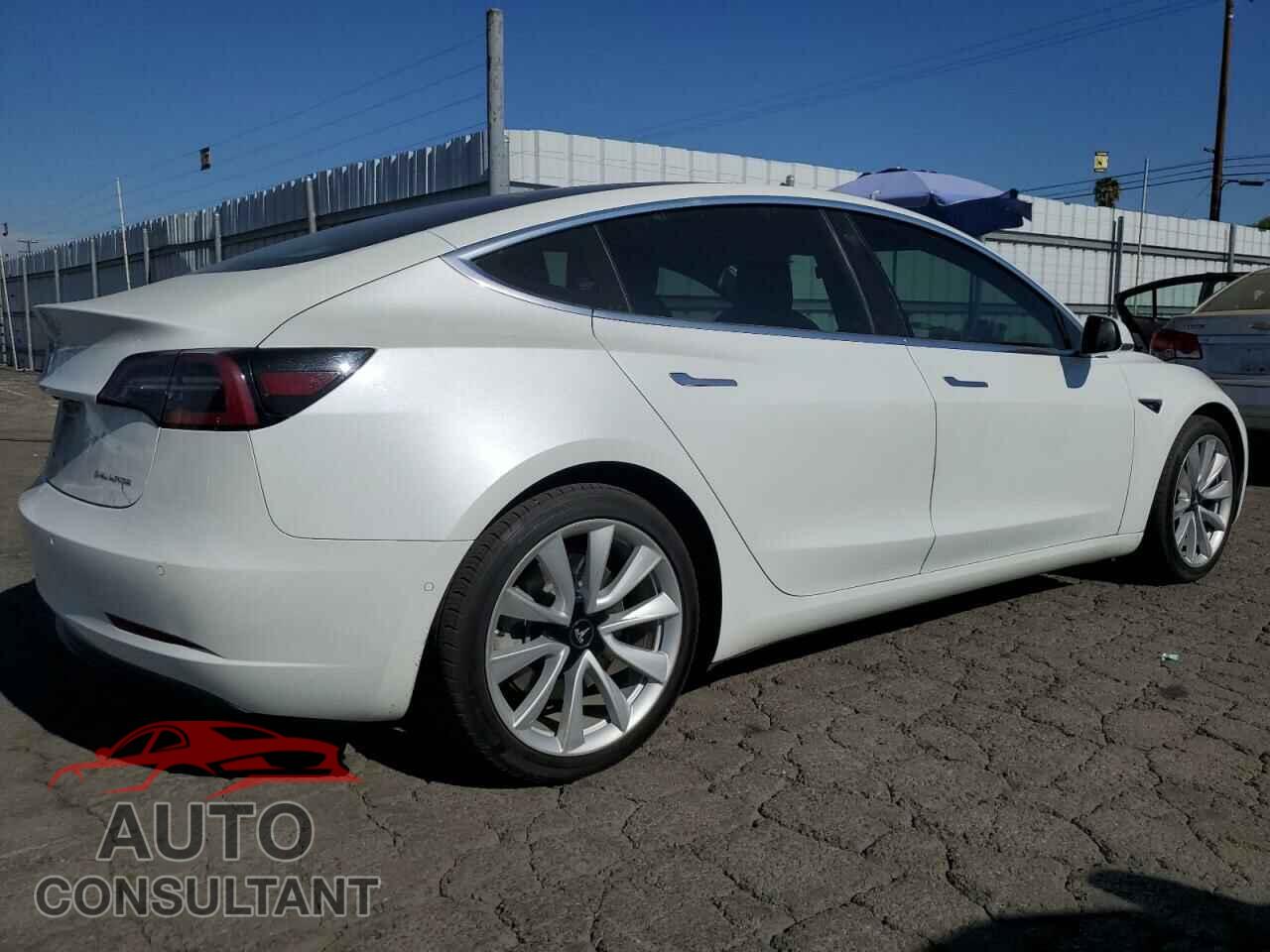 TESLA MODEL 3 2018 - 5YJ3E1EB6JF185852