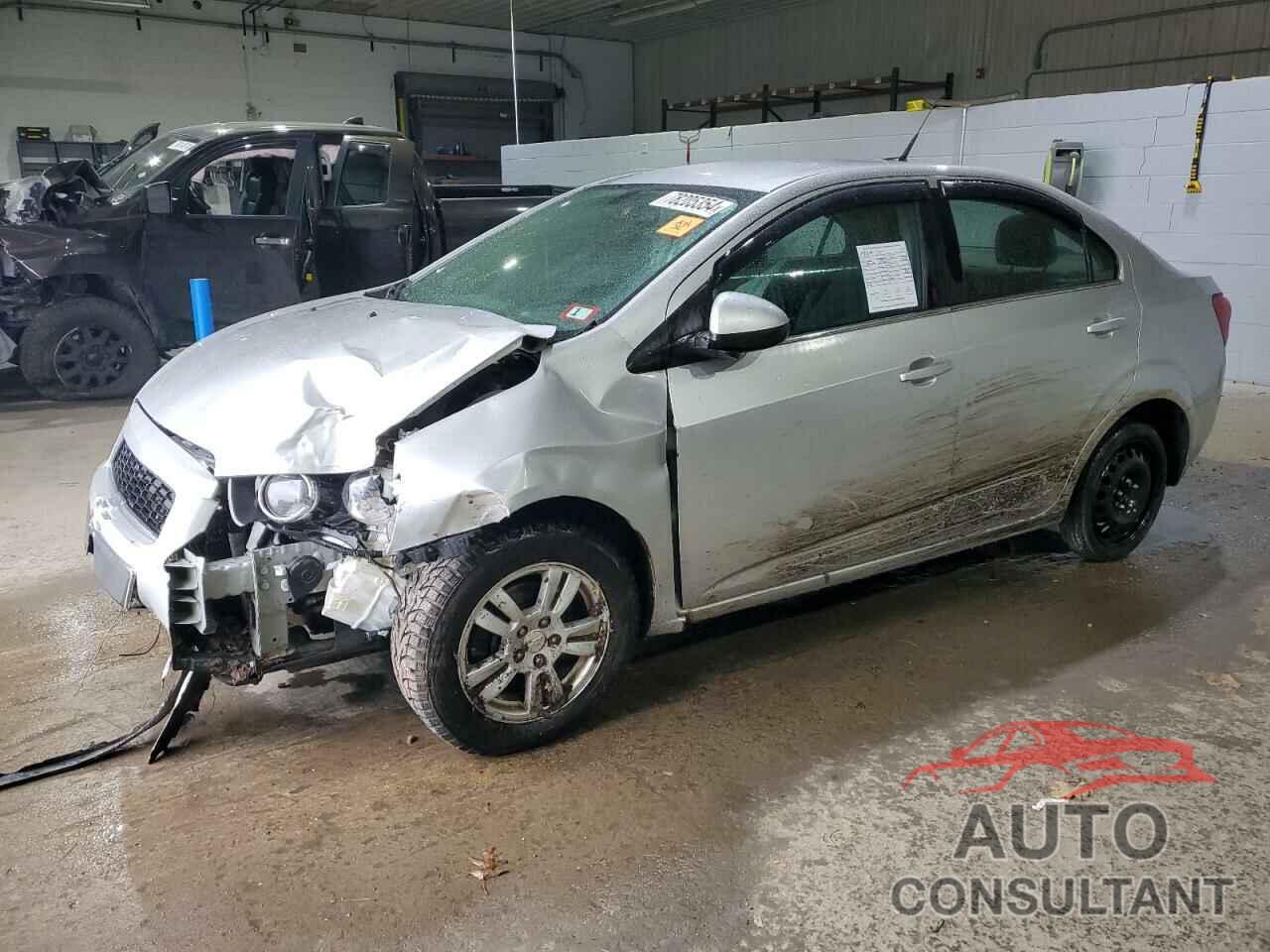 CHEVROLET SONIC 2014 - 1G1JC5SH9E4163007