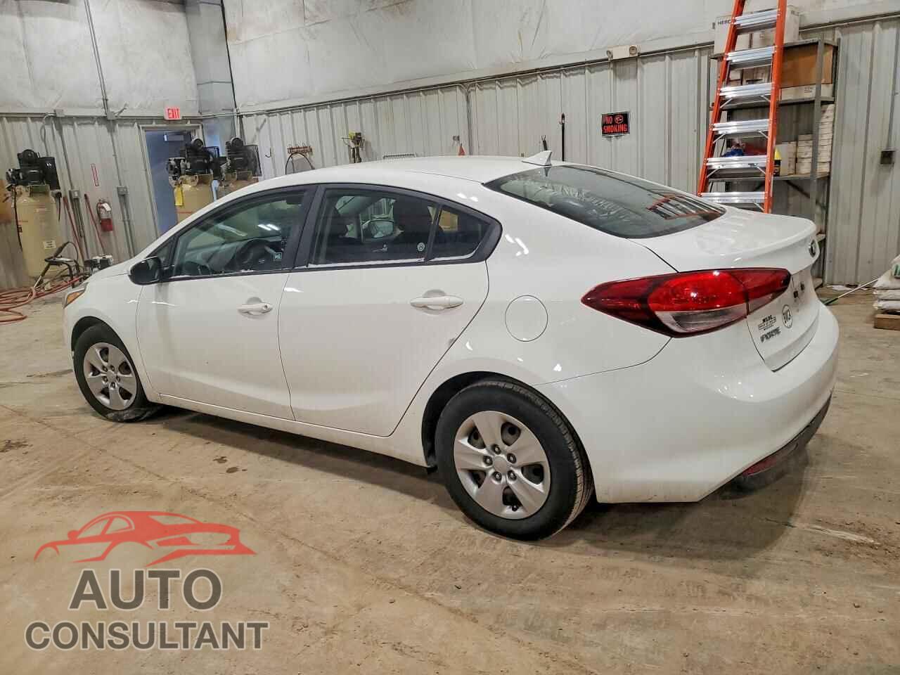 KIA FORTE 2017 - 3KPFK4A75HE128972