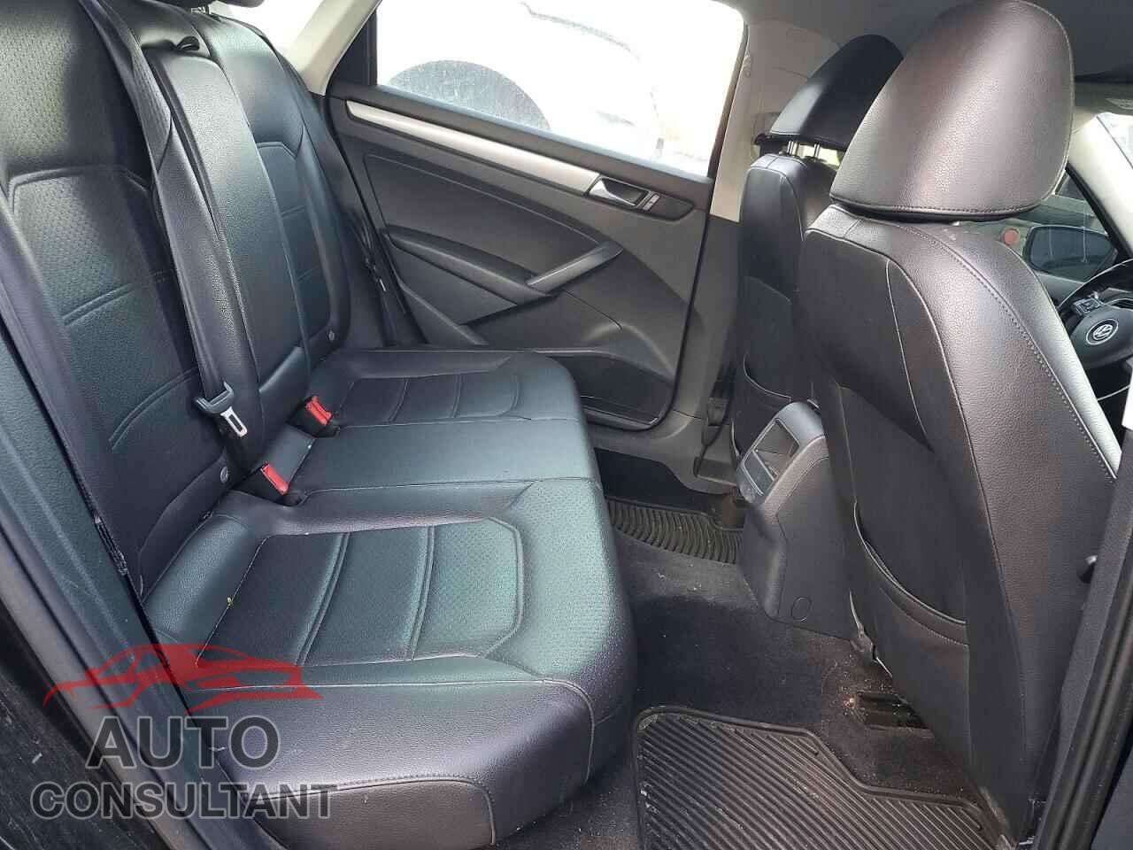 VOLKSWAGEN PASSAT 2014 - 1VWAP7A32EC007178