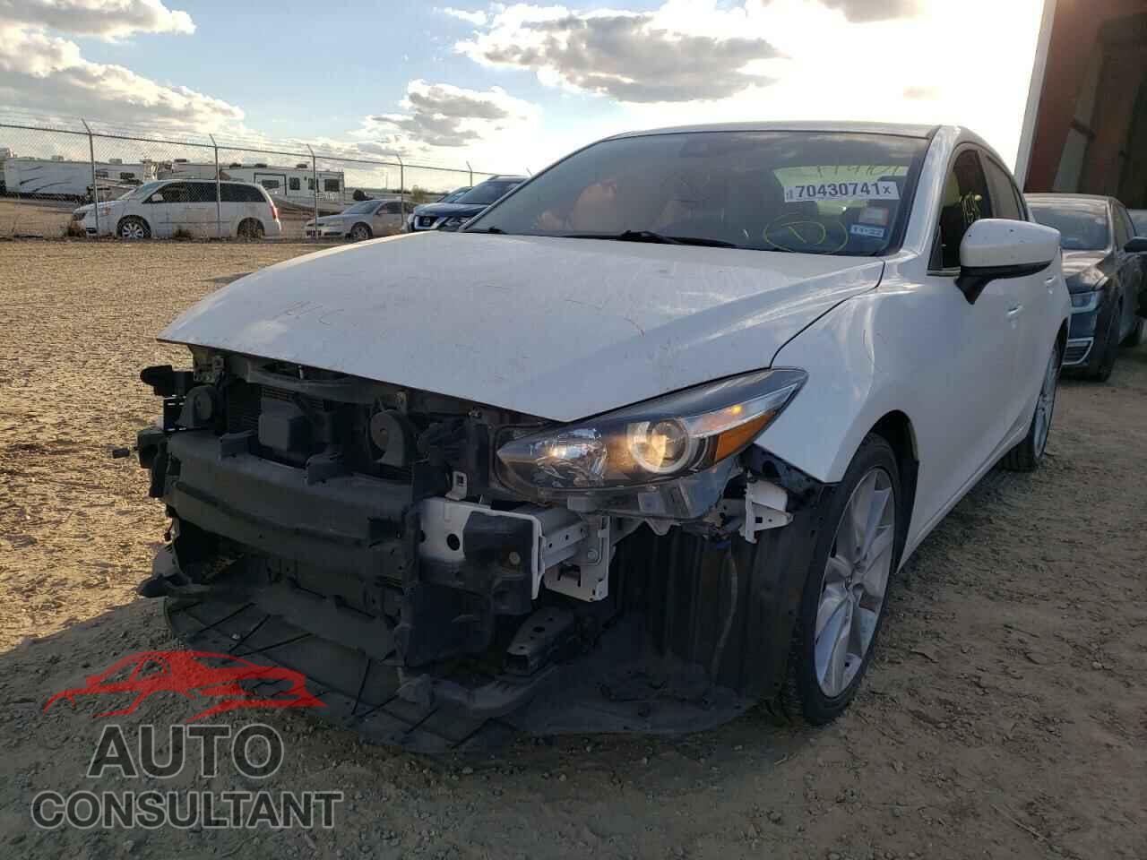 MAZDA 3 2017 - 3MZBN1V7XHM114101