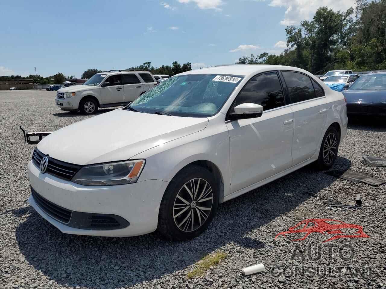 VOLKSWAGEN JETTA 2013 - 3VWDP7AJXDM393521