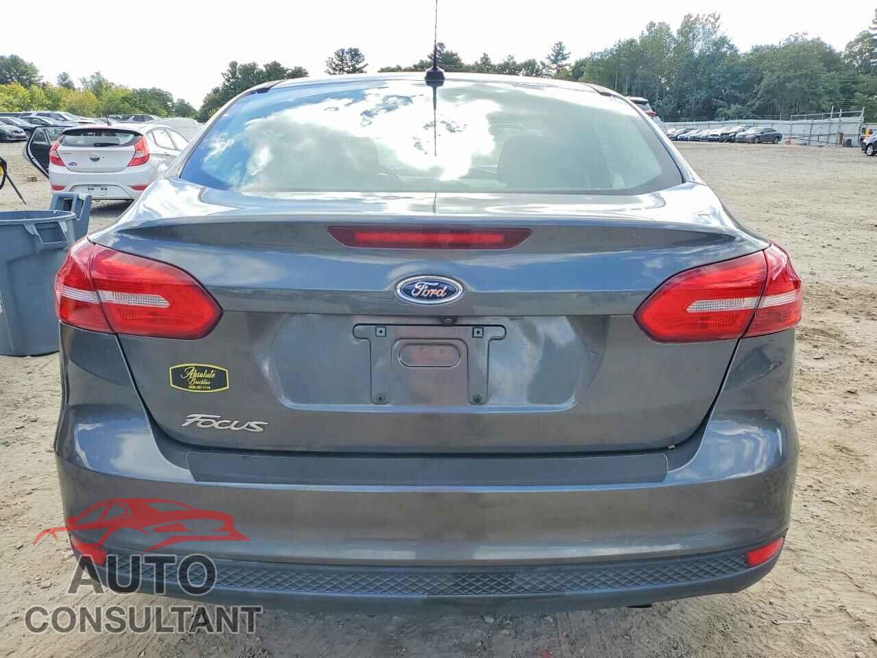 FORD FOCUS 2017 - 1FADP3E23HL316565