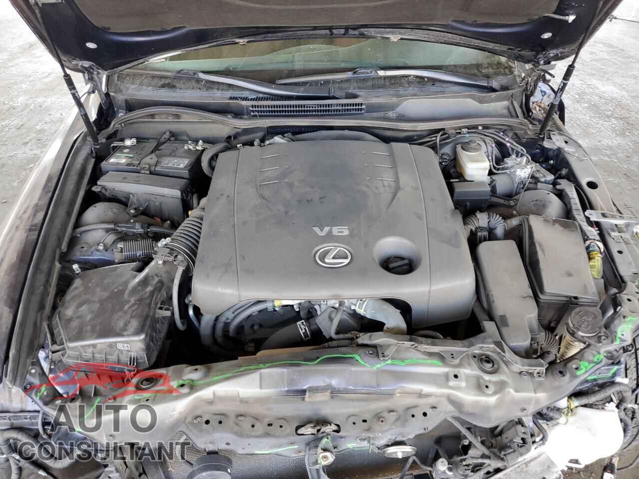 LEXUS IS 2014 - JTHFF2C21E2529405