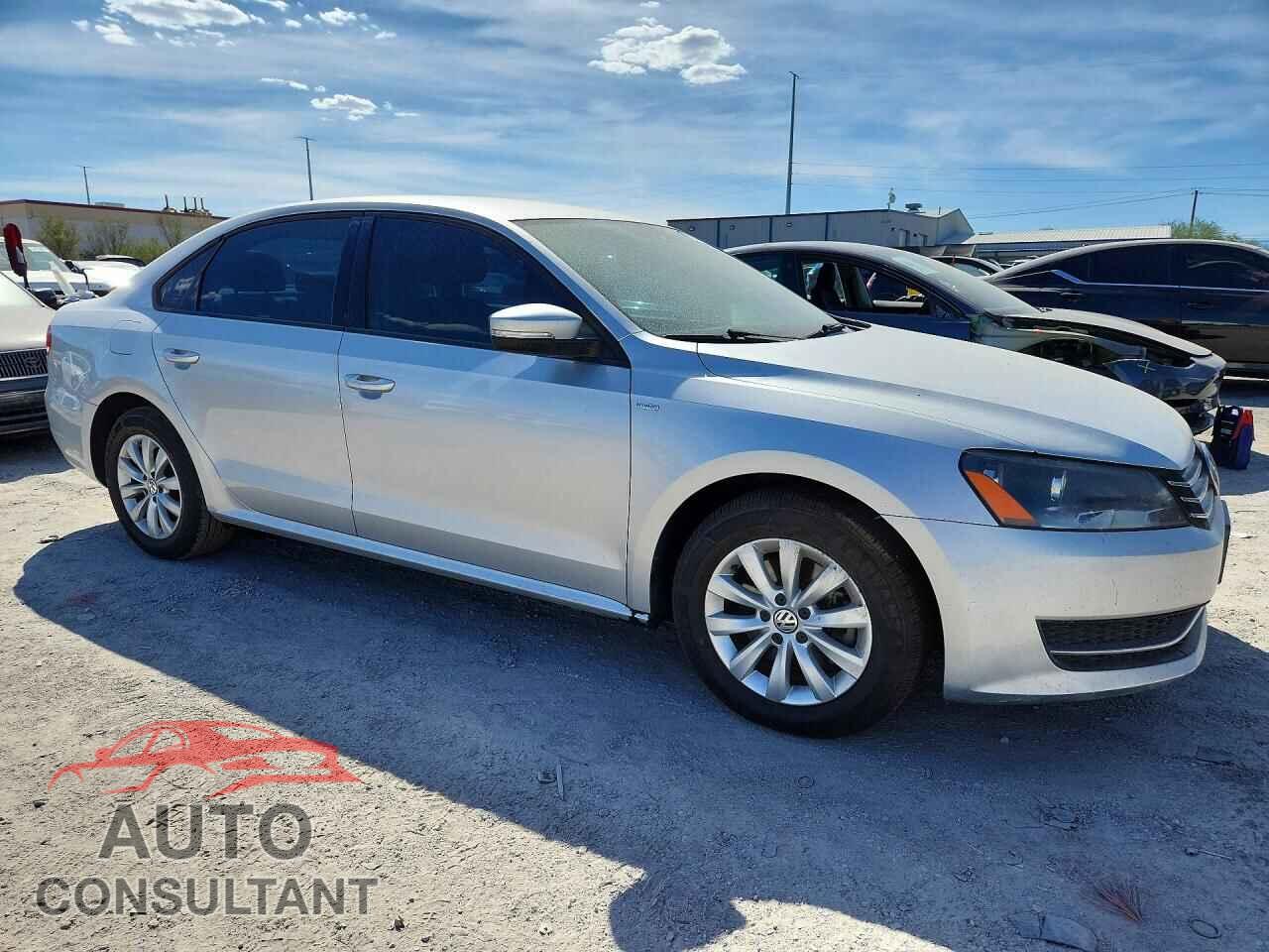 VOLKSWAGEN PASSAT 2015 - 1VWAT7A31FC034739