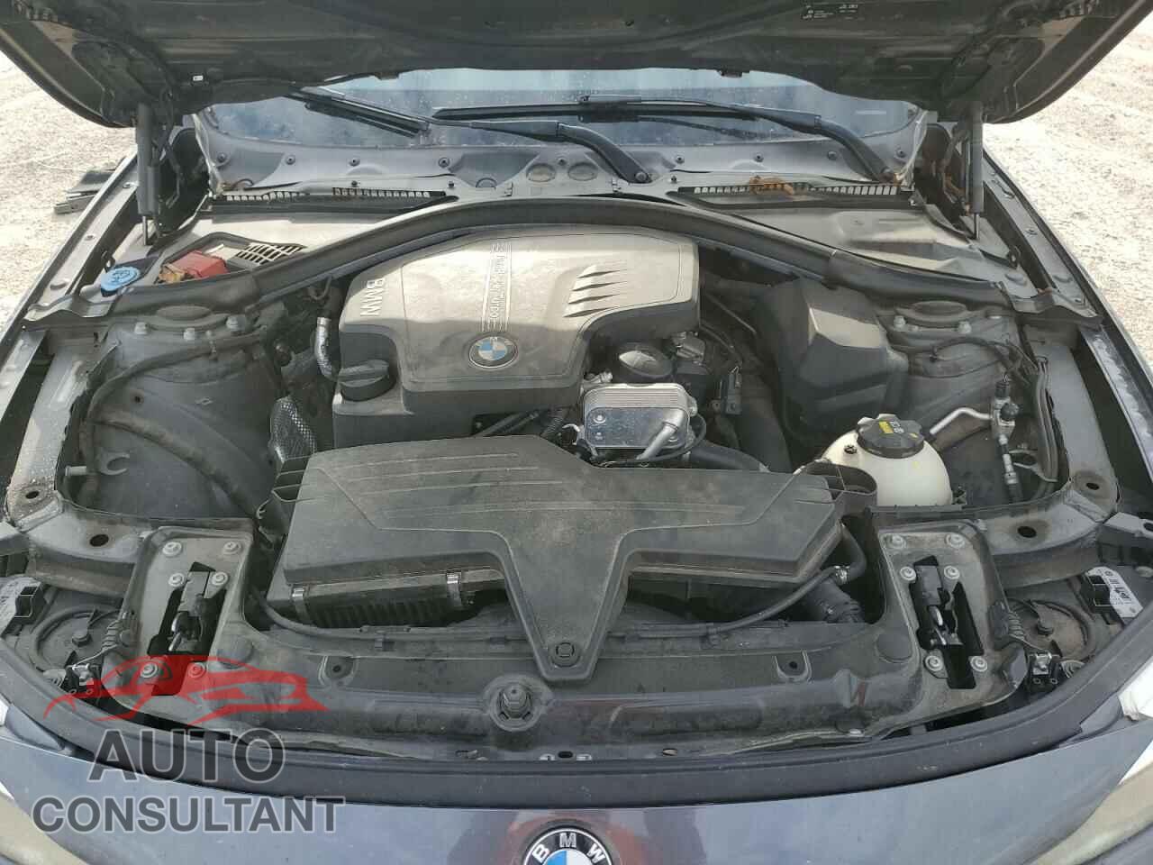 BMW 3 SERIES 2016 - WBA8E1G50GNU11226