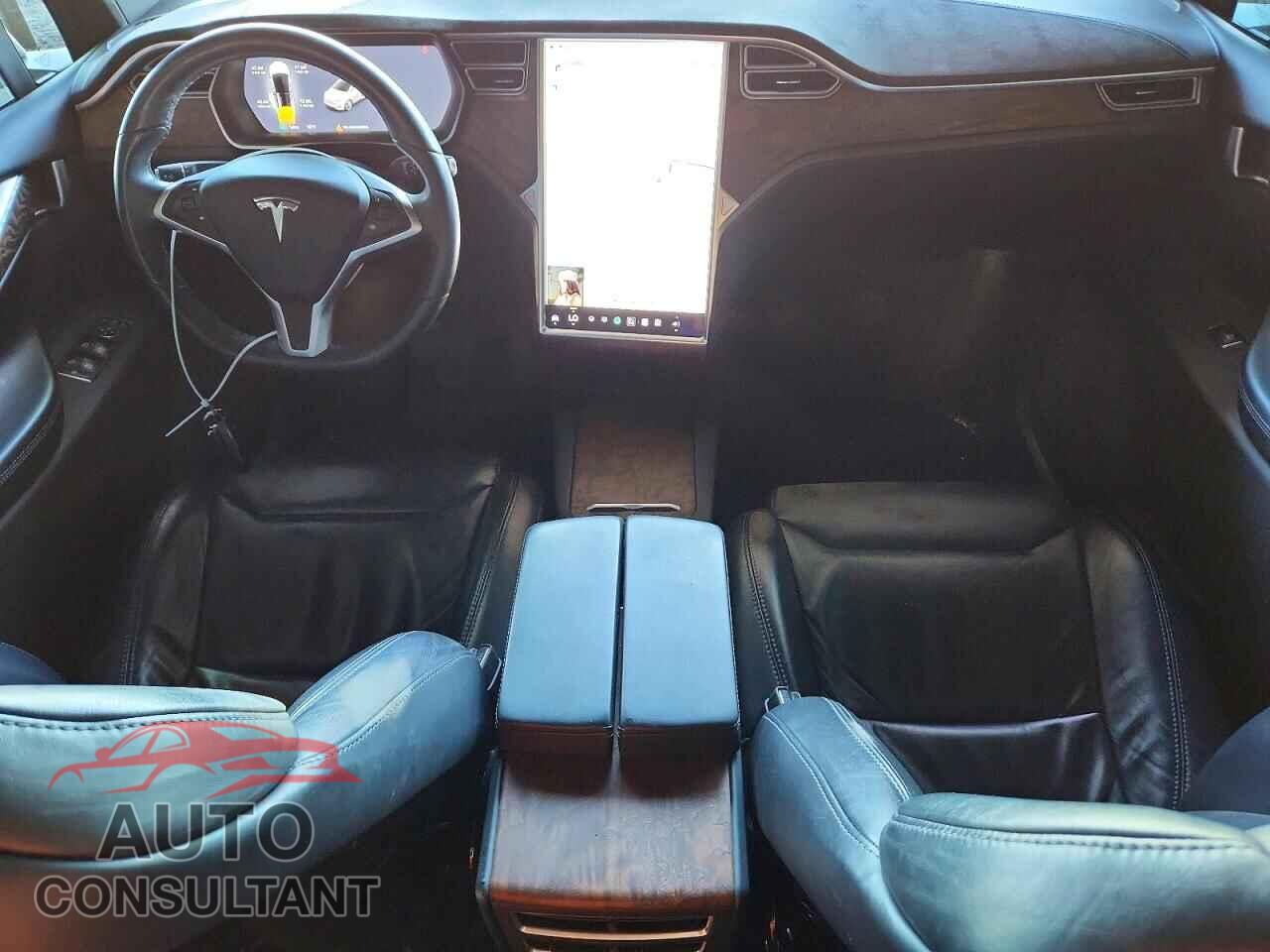 TESLA MODEL X 2017 - 5YJXCBE21HF035655