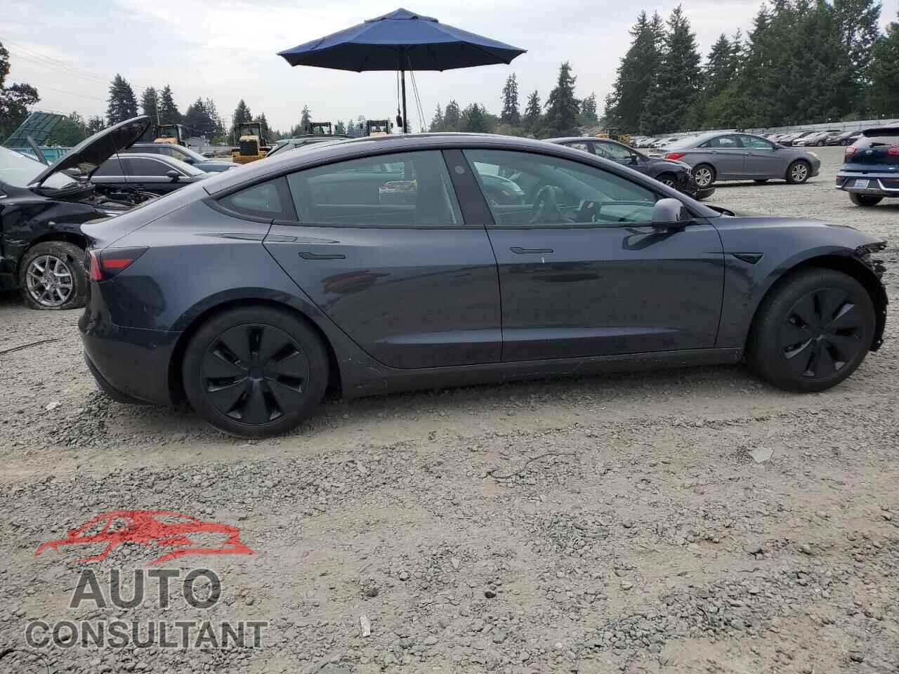 TESLA MODEL 3 2024 - 5YJ3E1EA8RF784447