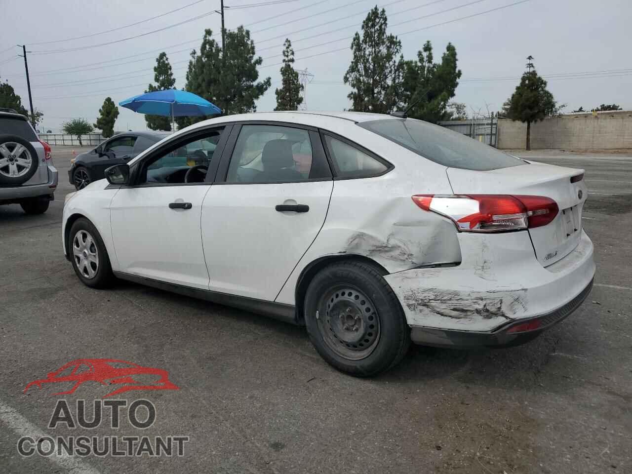 FORD FOCUS 2015 - 1FADP3E25FL328391