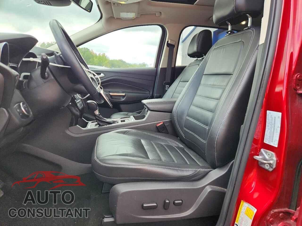 FORD ESCAPE 2017 - 1FMCU9J90HUE83508