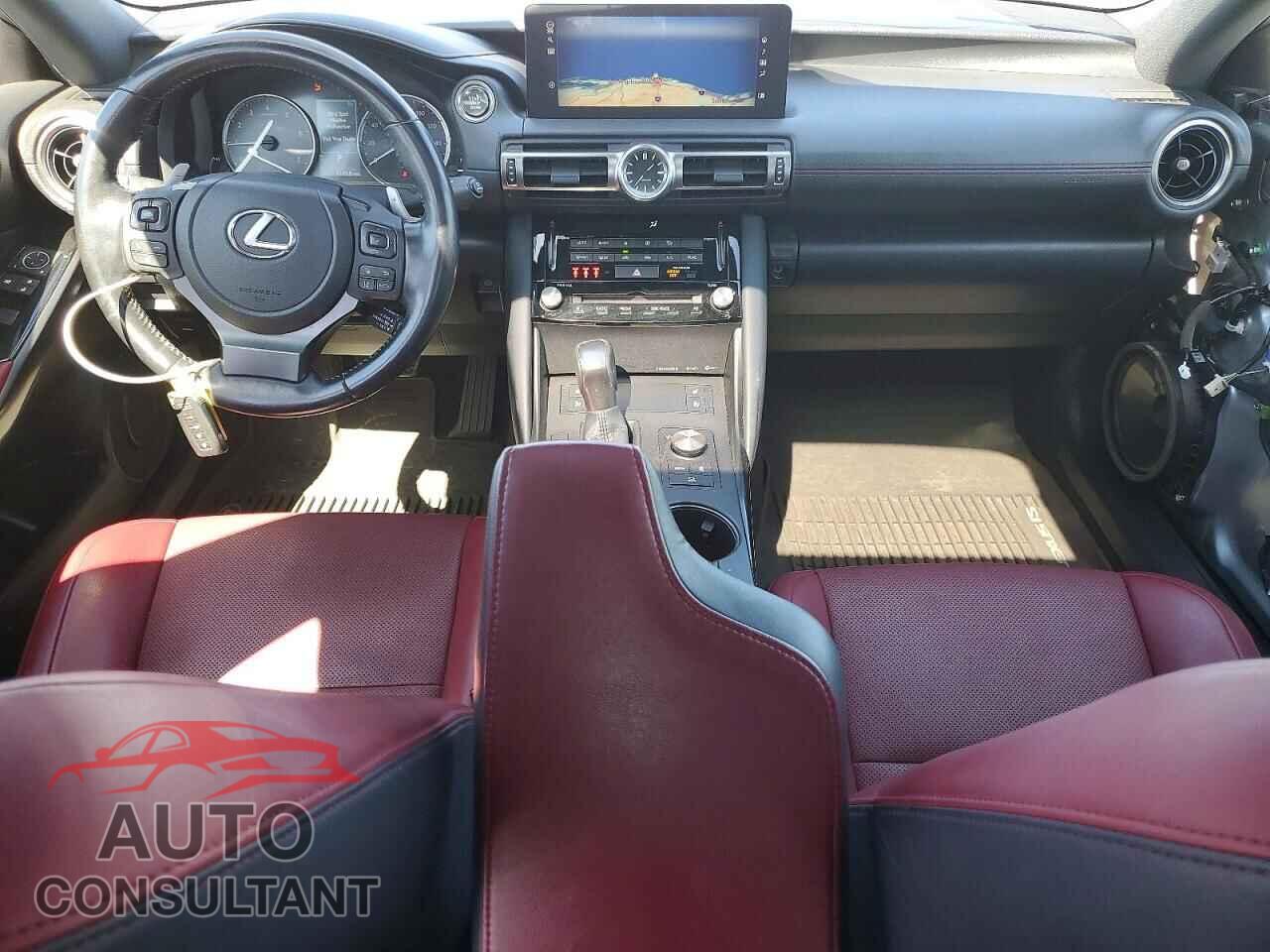 LEXUS IS 2021 - JTHCA1D22M5113600
