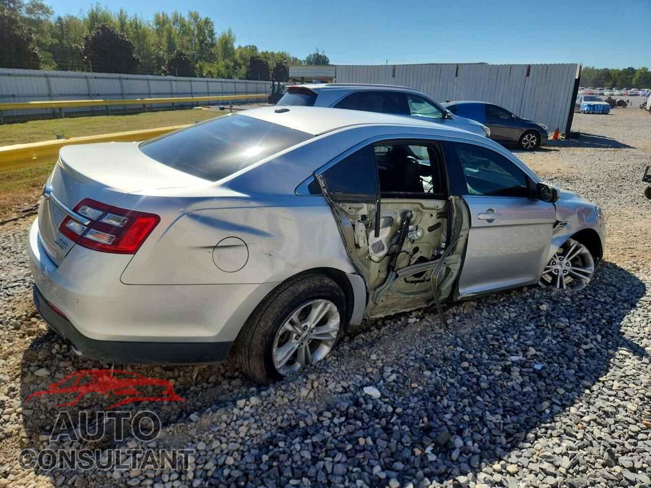 FORD TAURUS 2017 - 1FAHP2E88HG140394