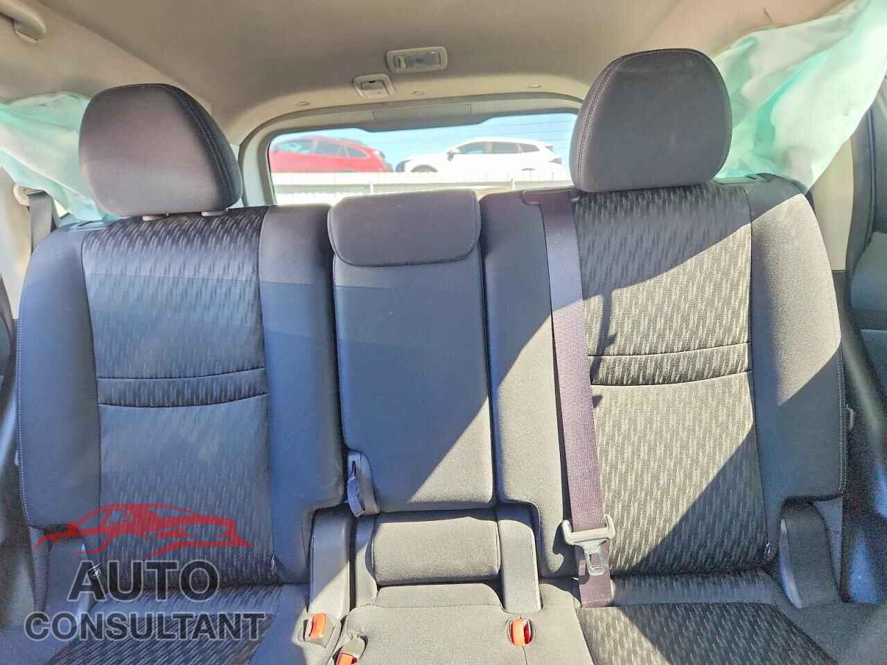 NISSAN ROGUE 2017 - KNMAT2MVXHP556767