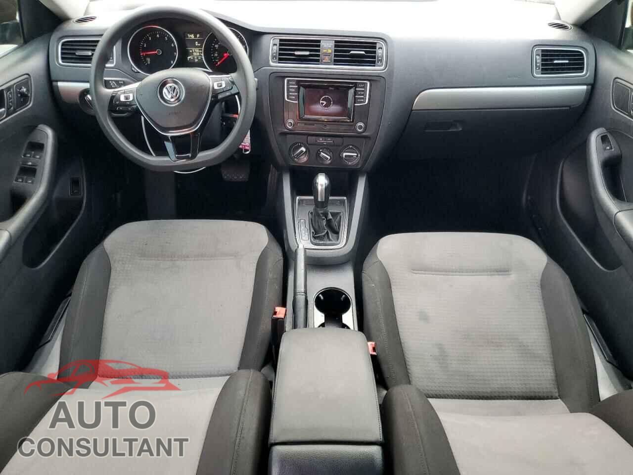 VOLKSWAGEN JETTA 2017 - 3VW2B7AJ4HM335108