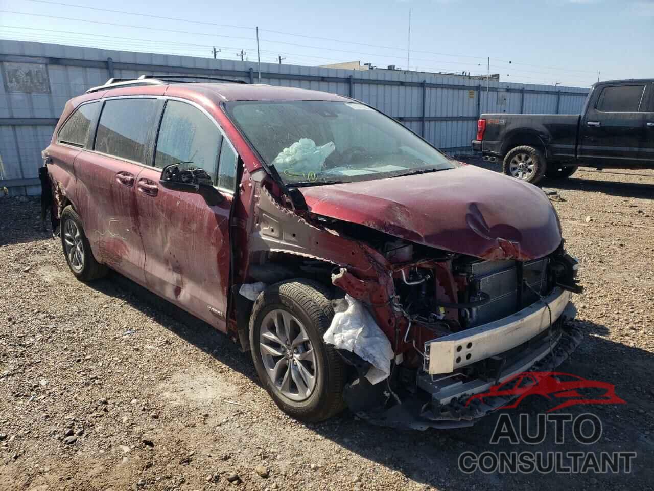 TOYOTA SIENNA 2021 - 5TDKRKECXMS041185