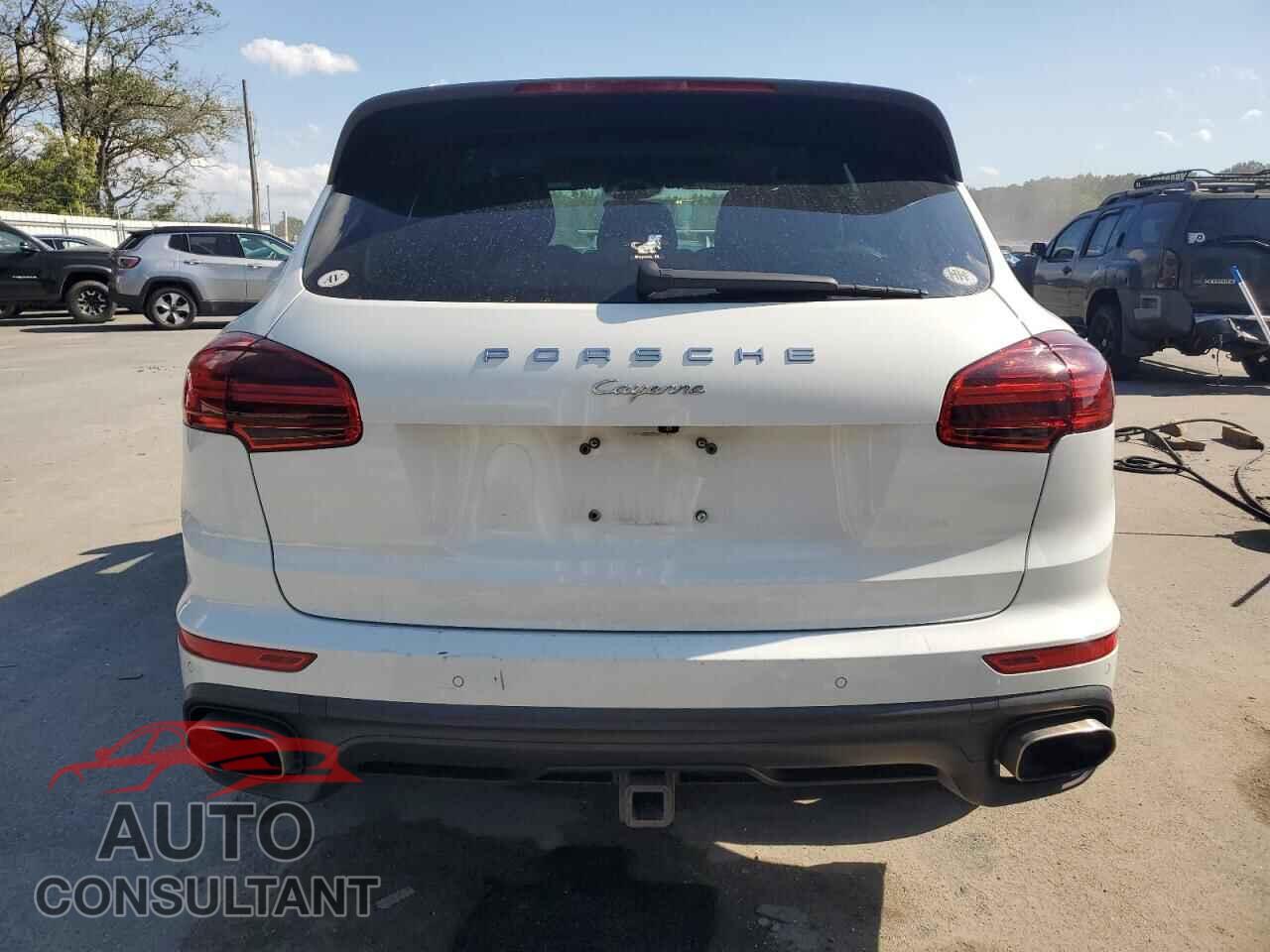 PORSCHE CAYENNE 2016 - WP1AA2A22GLA11652
