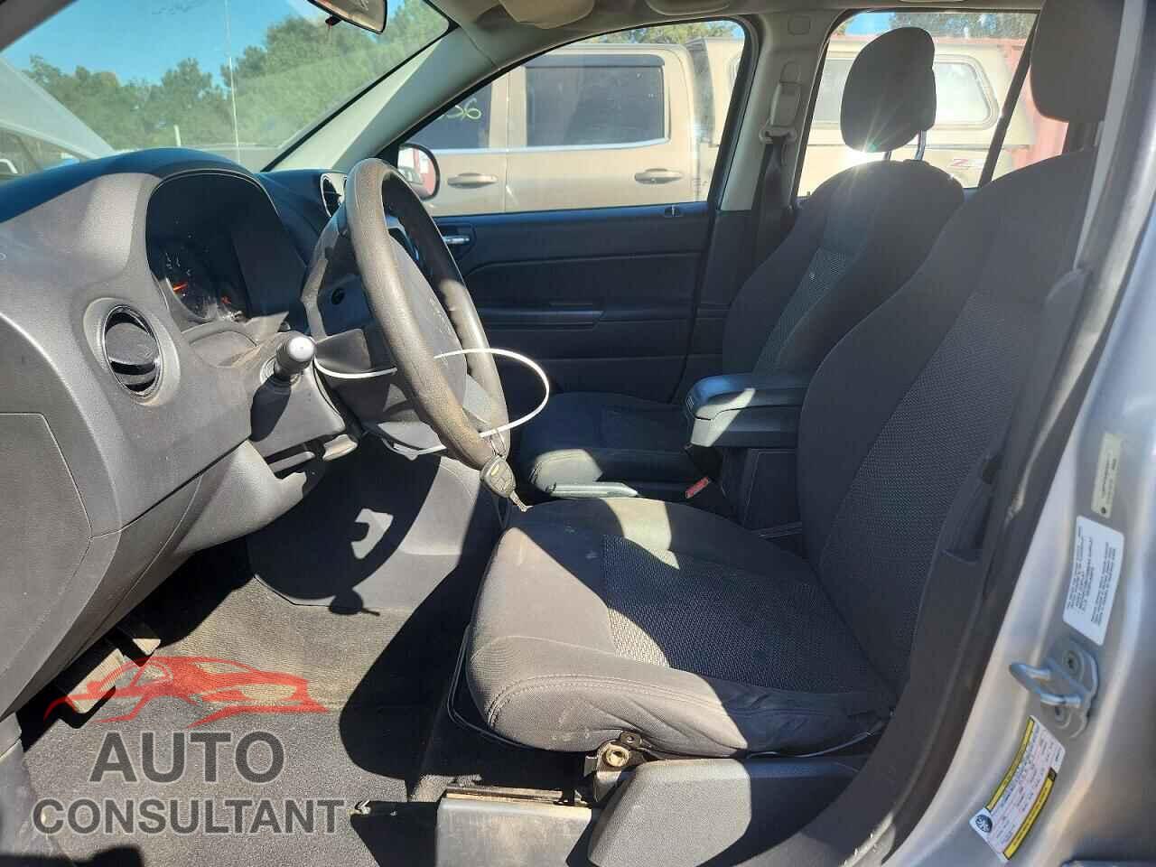 JEEP COMPASS 2010 - 1J4NF4FB4AD644111