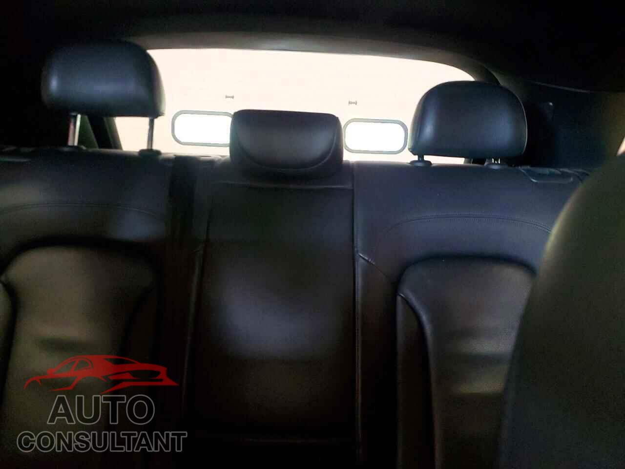 AUDI Q3 2016 - WA1EFCFS4GR002235