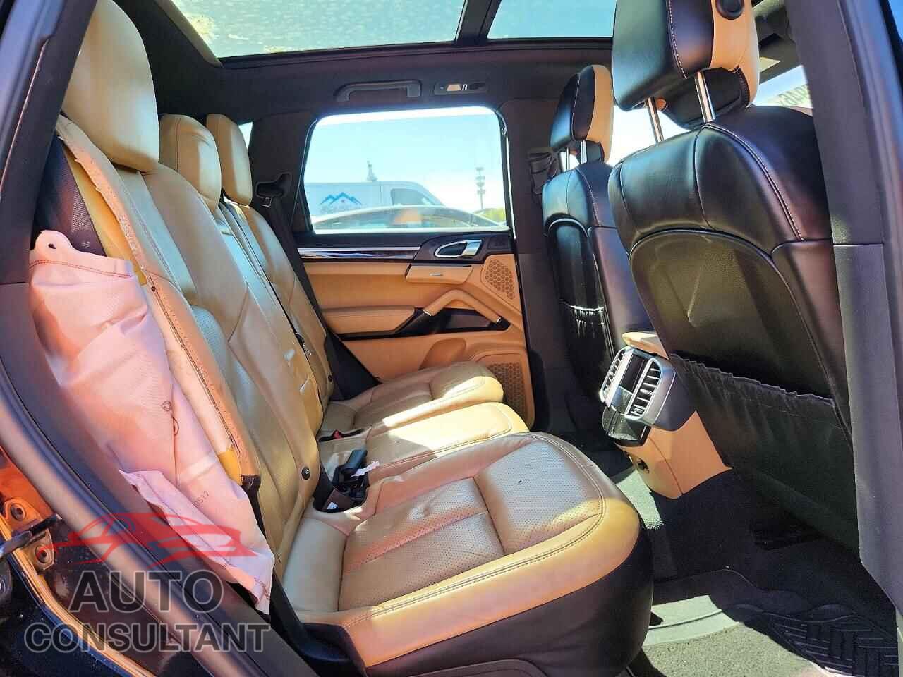 PORSCHE CAYENNE 2016 - WP1AA2A25GLA09507