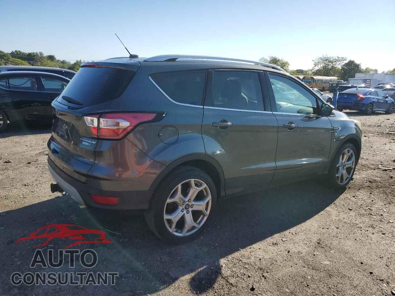 FORD ESCAPE 2017 - 1FMCU9J93HUC73615