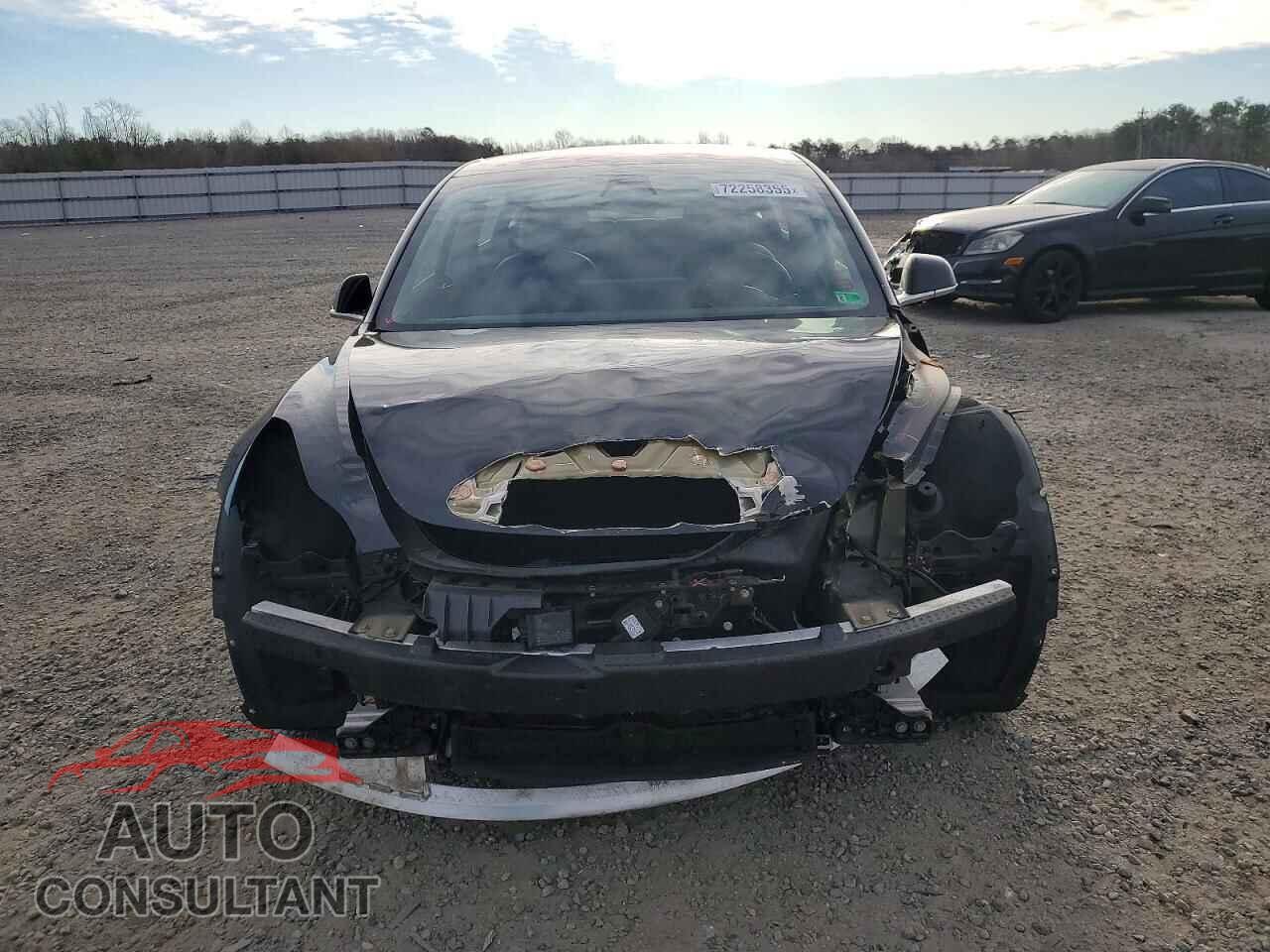TESLA MODEL 3 2018 - 5YJ3E1EB9JF086555