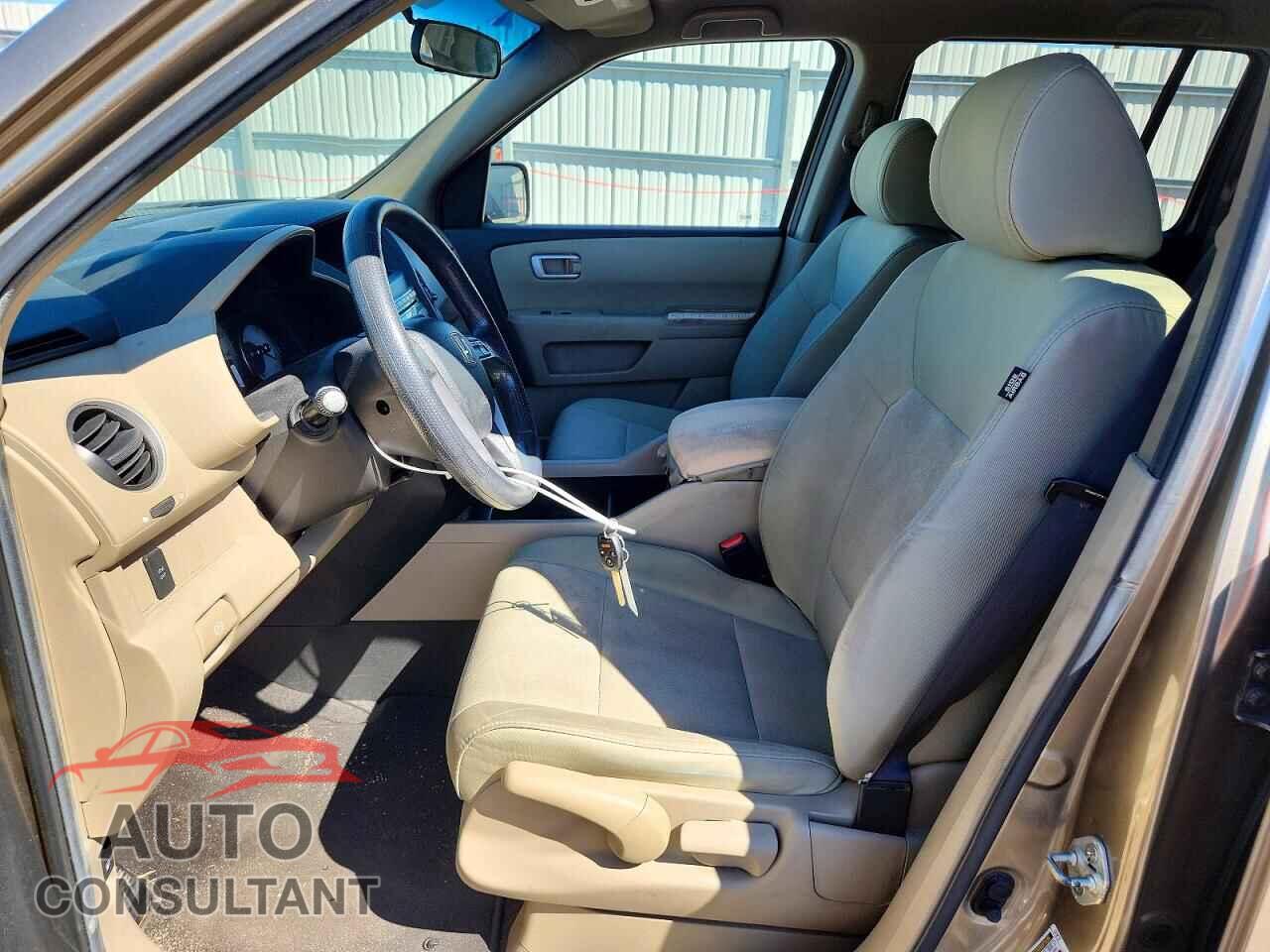 HONDA PILOT 2011 - 5FNYF4H24BB103165