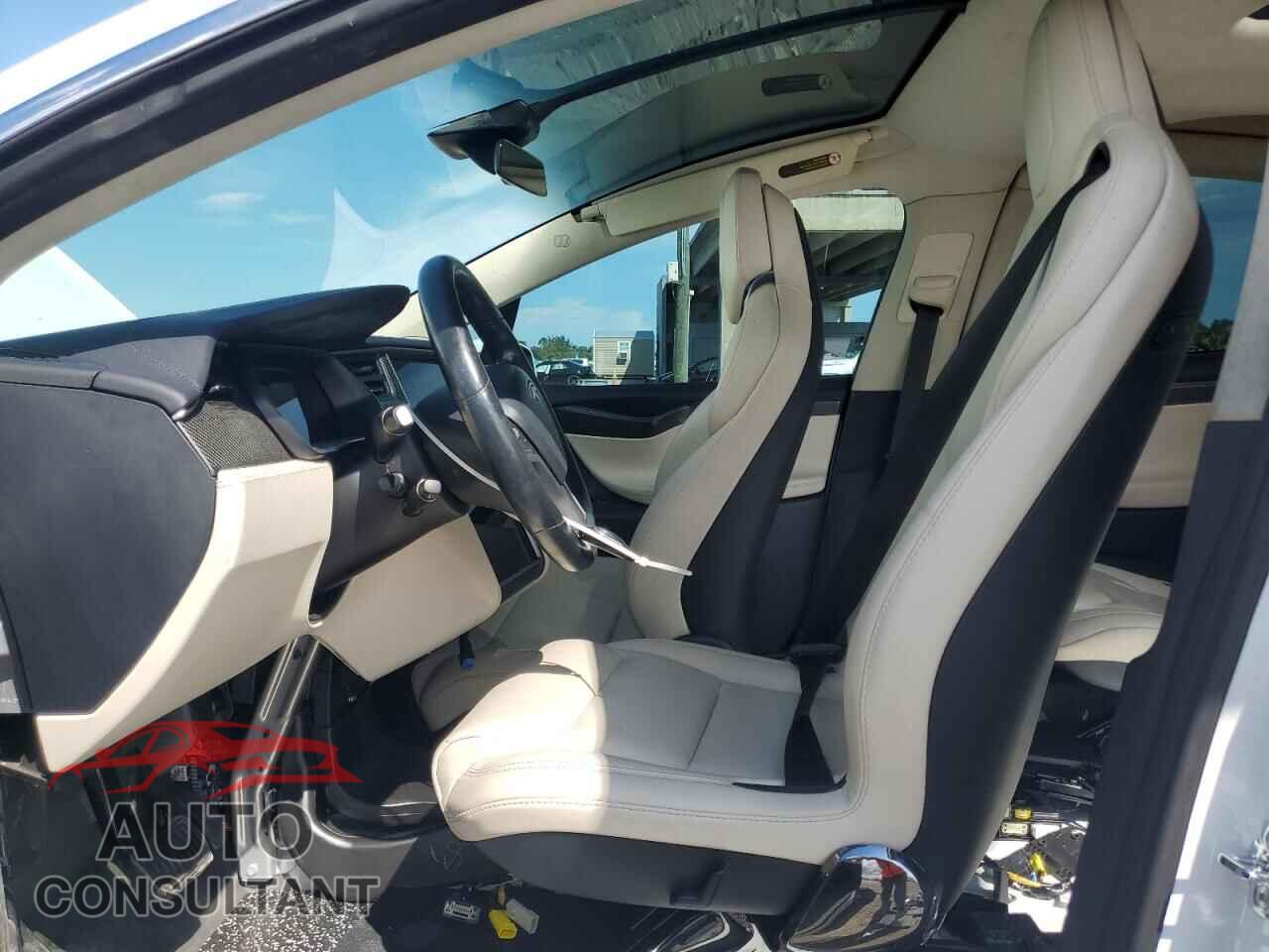 TESLA MODEL X 2018 - 5YJXCBE22JF118517