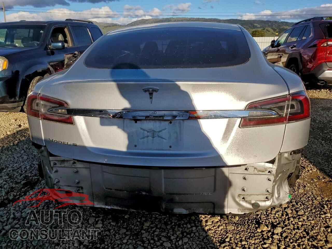 TESLA MODEL S 2013 - 5YJSA1AC8DFP10906