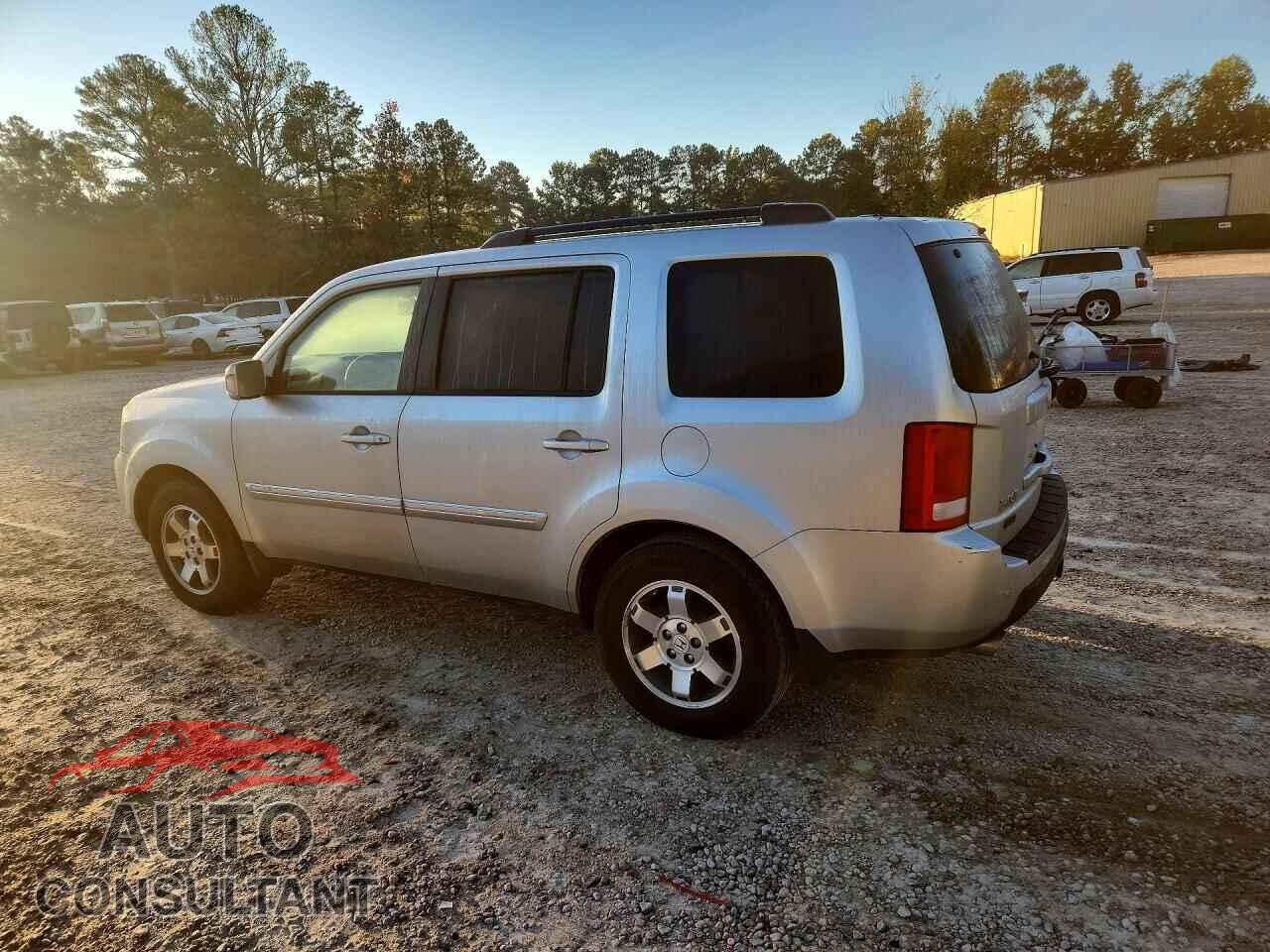 HONDA PILOT 2011 - 5FNYF4H94BB018680